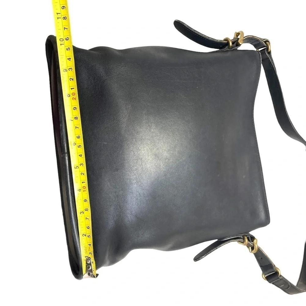 Coach vintage Equestrian Slim Bucket | 9806 | Black glovetan leather